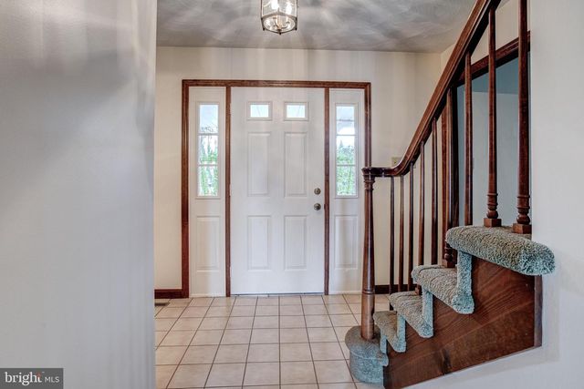 1765 CAMBRIDGE DR, State College, PA 16803