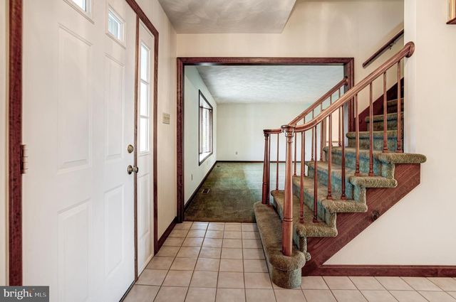 1765 CAMBRIDGE DR, State College, PA 16803