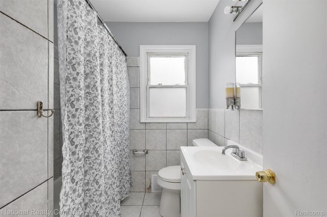 22160 Morton Street, Oak Park, MI 48237