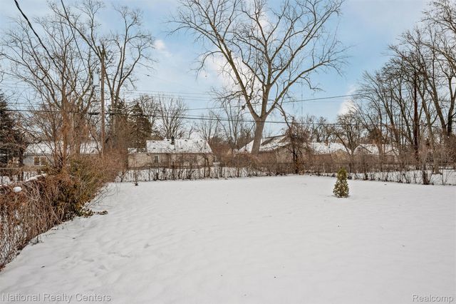 22160 Morton Street, Oak Park, MI 48237