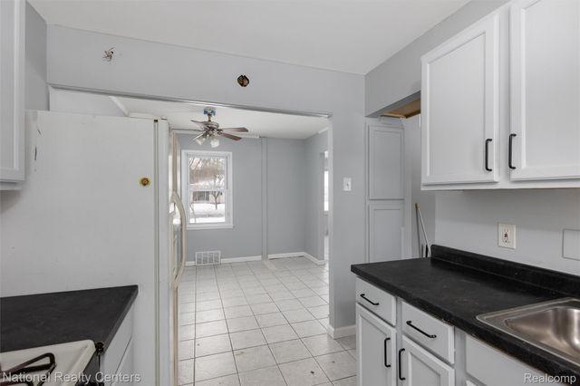 22160 Morton Street, Oak Park, MI 48237