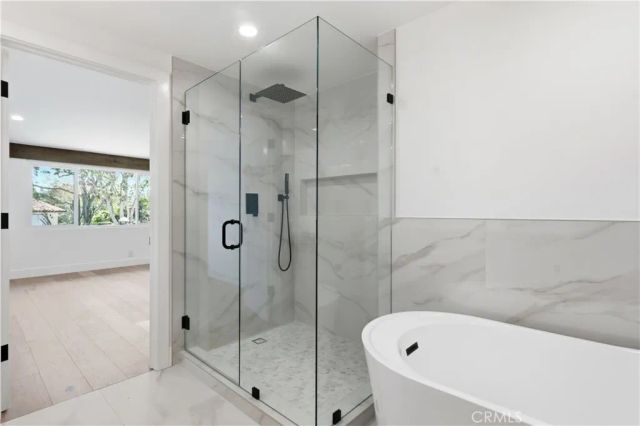 558 Vista Flora, Newport Beach, CA 92660