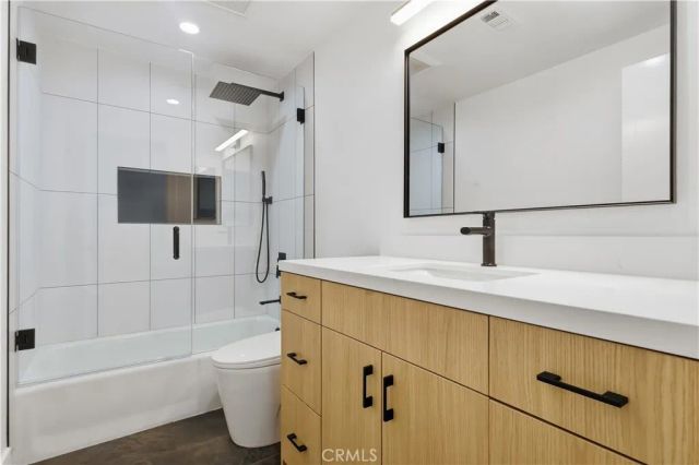 558 Vista Flora, Newport Beach, CA 92660