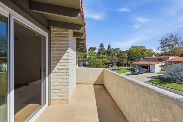 558 Vista Flora, Newport Beach, CA 92660