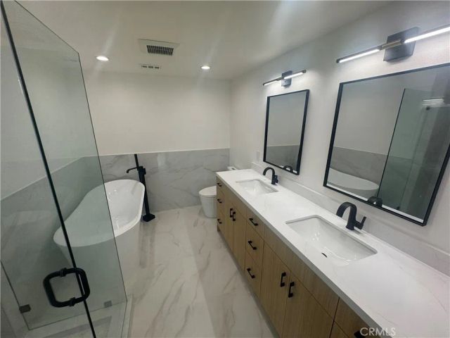 558 Vista Flora, Newport Beach, CA 92660