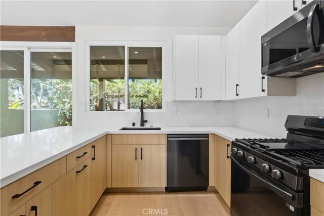 558 Vista Flora, Newport Beach, CA 92660