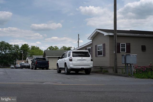 1963 SHEAFFER RD, Elizabethtown, PA 17022