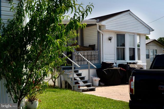 1963 SHEAFFER RD, Elizabethtown, PA 17022