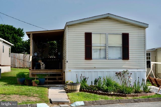 1963 SHEAFFER RD, Elizabethtown, PA 17022