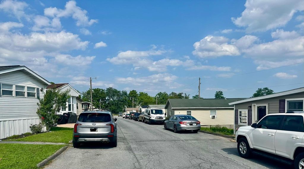 1963 SHEAFFER RD, Elizabethtown, PA 17022