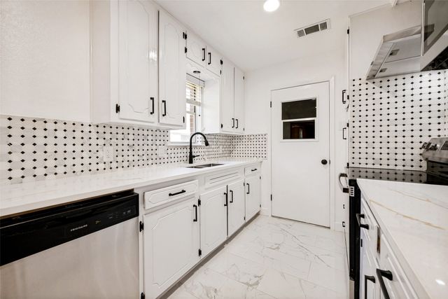 613 Whitener Road, Euless, TX 76040