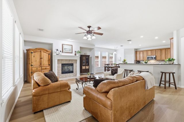 8321 Marsh Street, Lantana, TX 76226