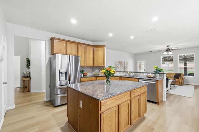 8321 Marsh Street, Lantana, TX 76226