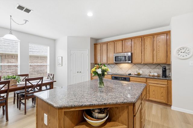 8321 Marsh Street, Lantana, TX 76226