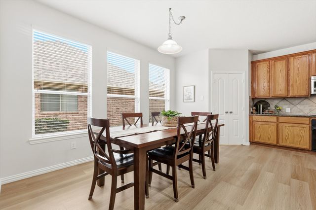 8321 Marsh Street, Lantana, TX 76226