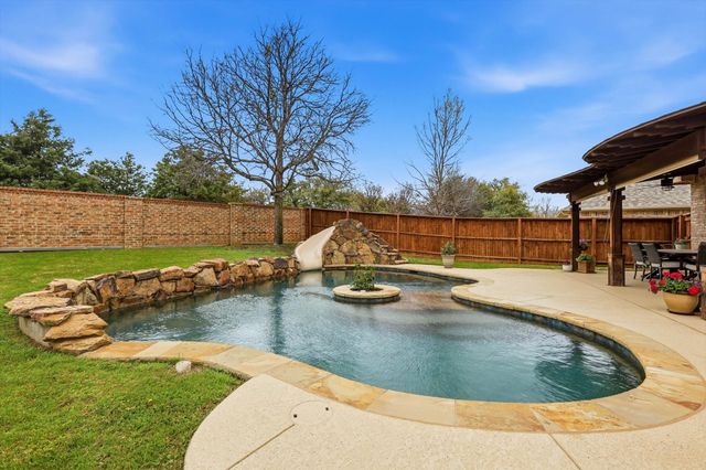 8321 Marsh Street, Lantana, TX 76226