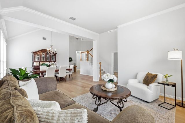 8321 Marsh Street, Lantana, TX 76226