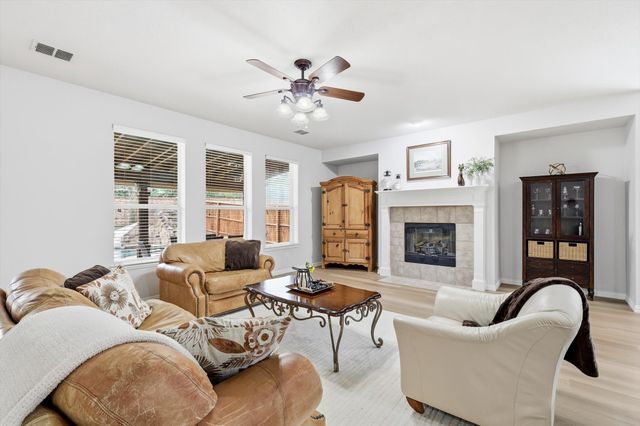 8321 Marsh Street, Lantana, TX 76226