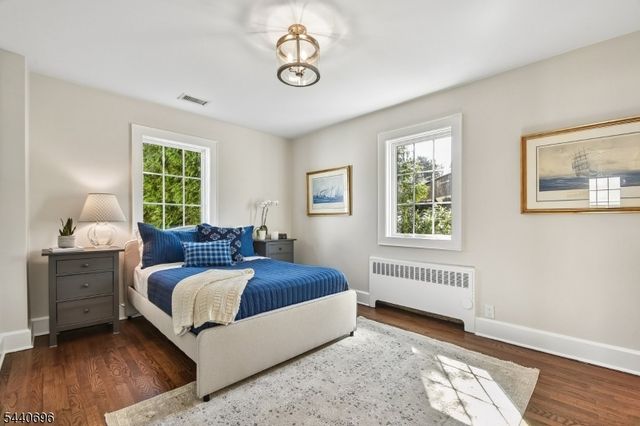42 Locust Dr, Summit City, NJ 07901