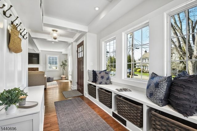 42 Locust Dr, Summit City, NJ 07901