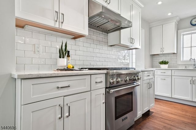42 Locust Dr, Summit City, NJ 07901