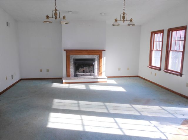 2870 N Meadow St, Harrison Twp, PA 15065