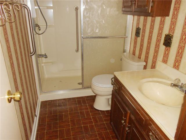 2870 N Meadow St, Harrison Twp, PA 15065