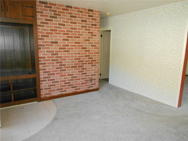 2870 N Meadow St, Harrison Twp, PA 15065