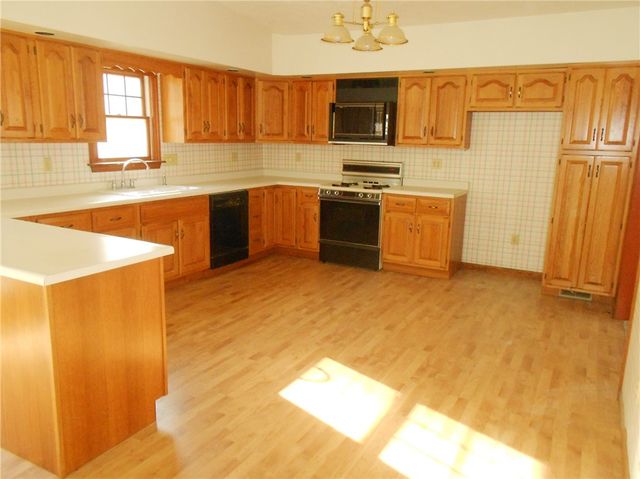 2870 N Meadow St, Harrison Twp, PA 15065