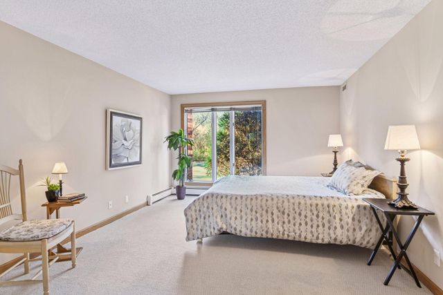 7250 Lewis Ridge Parkway 102, Edina, MN 55439