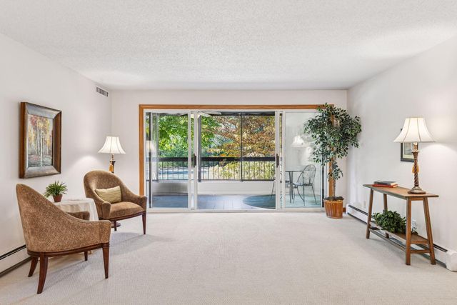 7250 Lewis Ridge Parkway 102, Edina, MN 55439