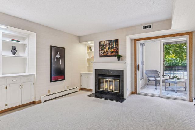 7250 Lewis Ridge Parkway 102, Edina, MN 55439