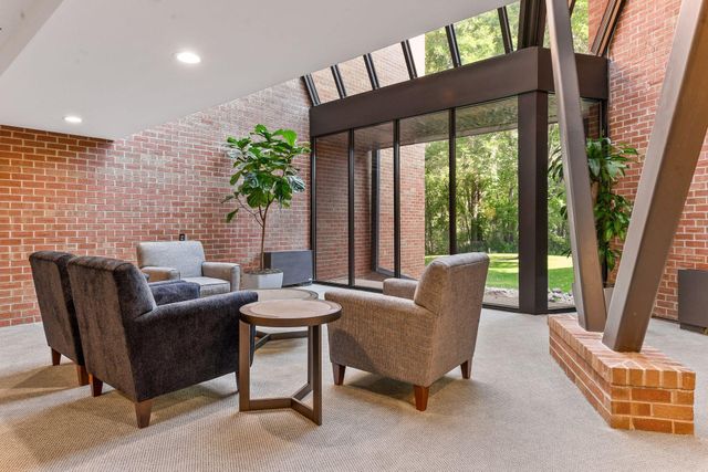 7250 Lewis Ridge Parkway 102, Edina, MN 55439