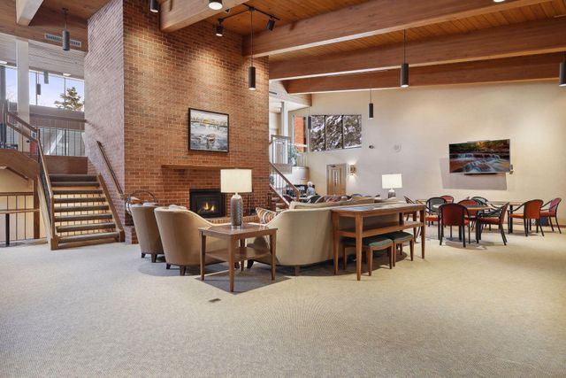 7250 Lewis Ridge Parkway 102, Edina, MN 55439