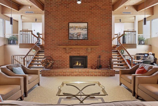 7250 Lewis Ridge Parkway 102, Edina, MN 55439