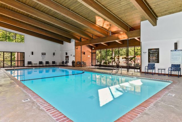 7250 Lewis Ridge Parkway 102, Edina, MN 55439