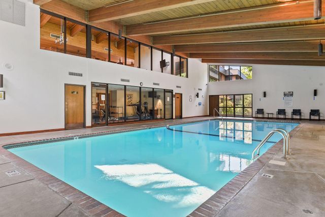 7250 Lewis Ridge Parkway 102, Edina, MN 55439