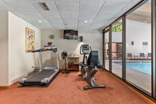 7250 Lewis Ridge Parkway 102, Edina, MN 55439