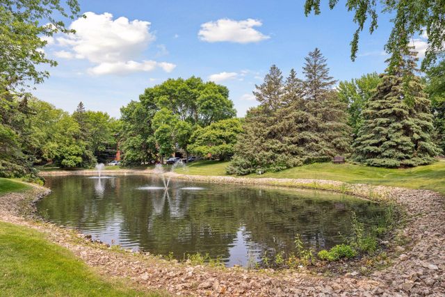 7250 Lewis Ridge Parkway 102, Edina, MN 55439