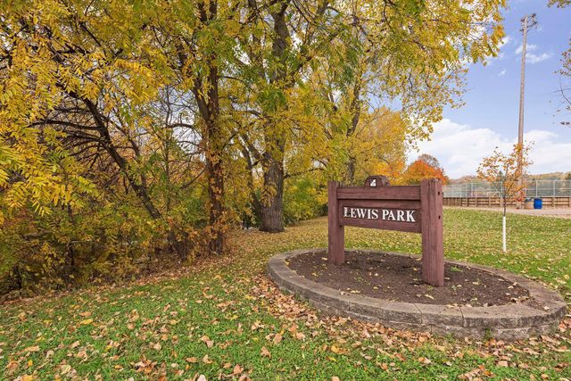 7250 Lewis Ridge Parkway 102, Edina, MN 55439