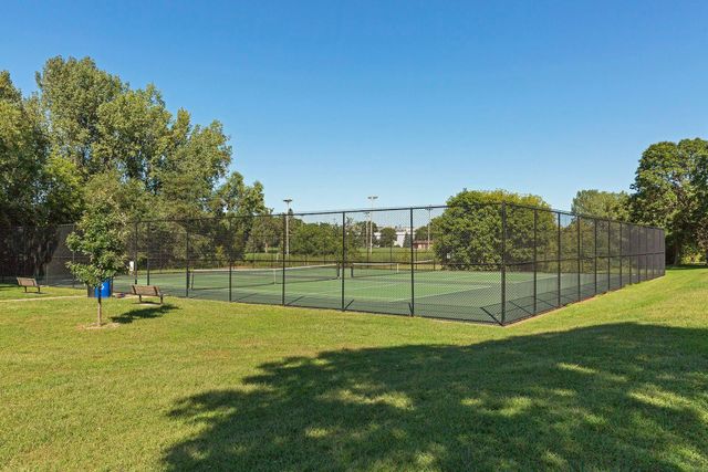 7250 Lewis Ridge Parkway 102, Edina, MN 55439