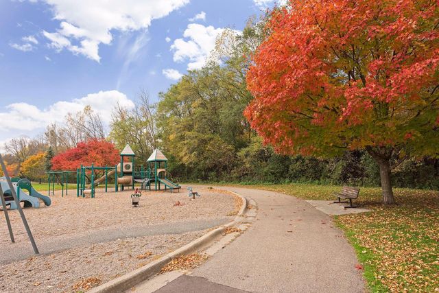 7250 Lewis Ridge Parkway 102, Edina, MN 55439