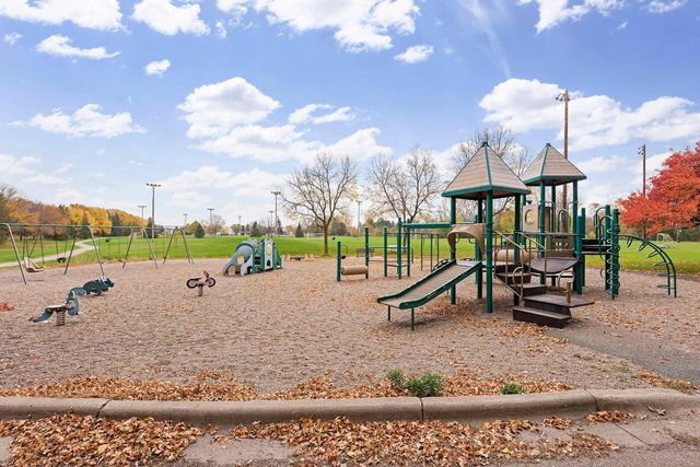 7250 Lewis Ridge Parkway 102, Edina, MN 55439