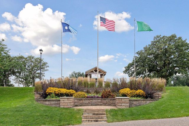 7250 Lewis Ridge Parkway 102, Edina, MN 55439