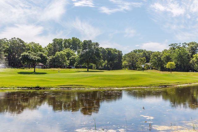 7250 Lewis Ridge Parkway 102, Edina, MN 55439