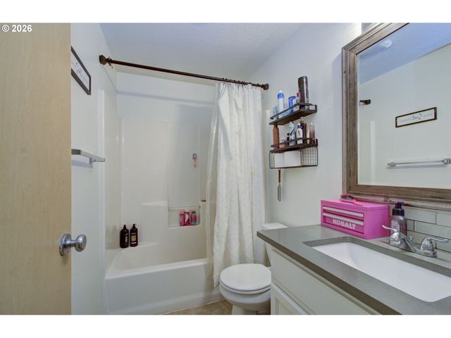 1138 W 29TH St, Vancouver, WA 98660