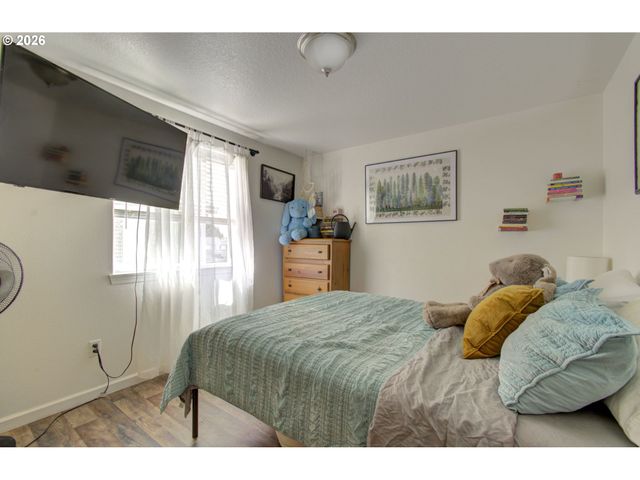 1138 W 29TH St, Vancouver, WA 98660