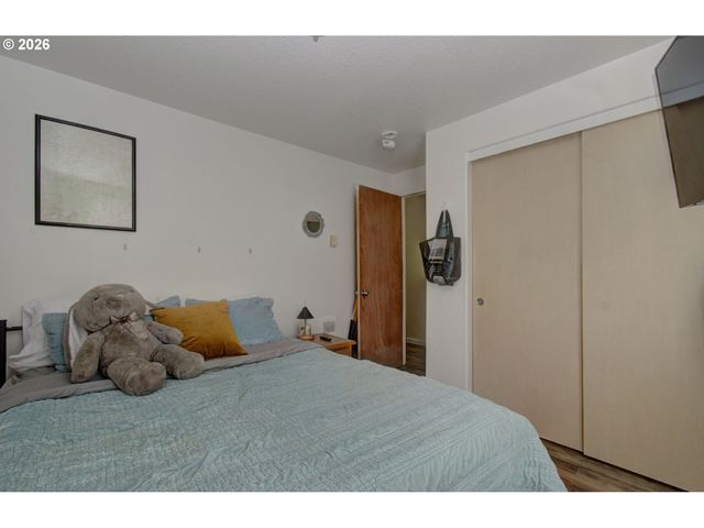 1138 W 29TH St, Vancouver, WA 98660