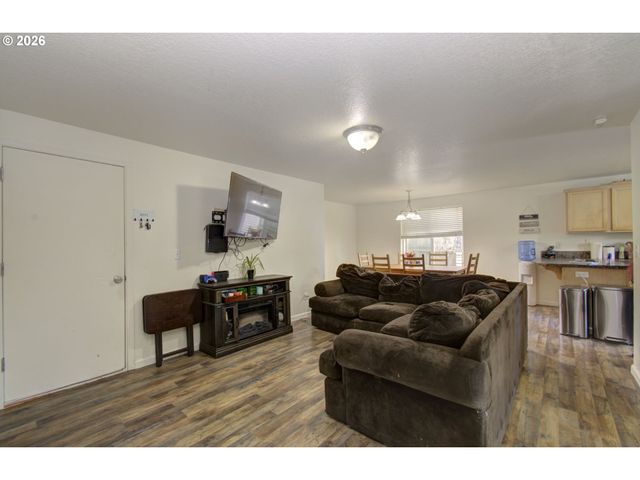 1138 W 29TH St, Vancouver, WA 98660