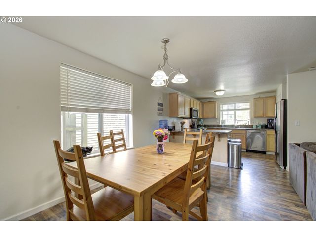 1138 W 29TH St, Vancouver, WA 98660
